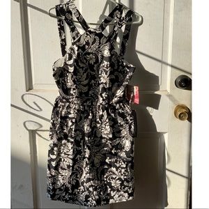 EMERALD SUNDAE: Junior size dress.